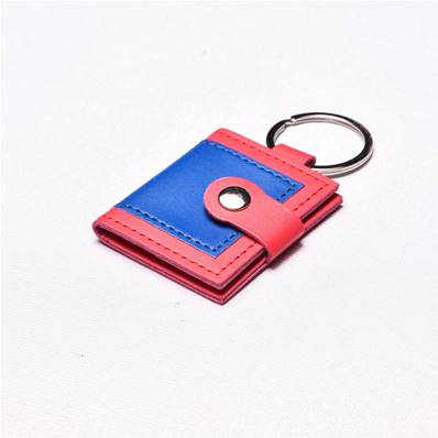 Porte clés simili cuir  Rouge/Bleu roi par colis de 50